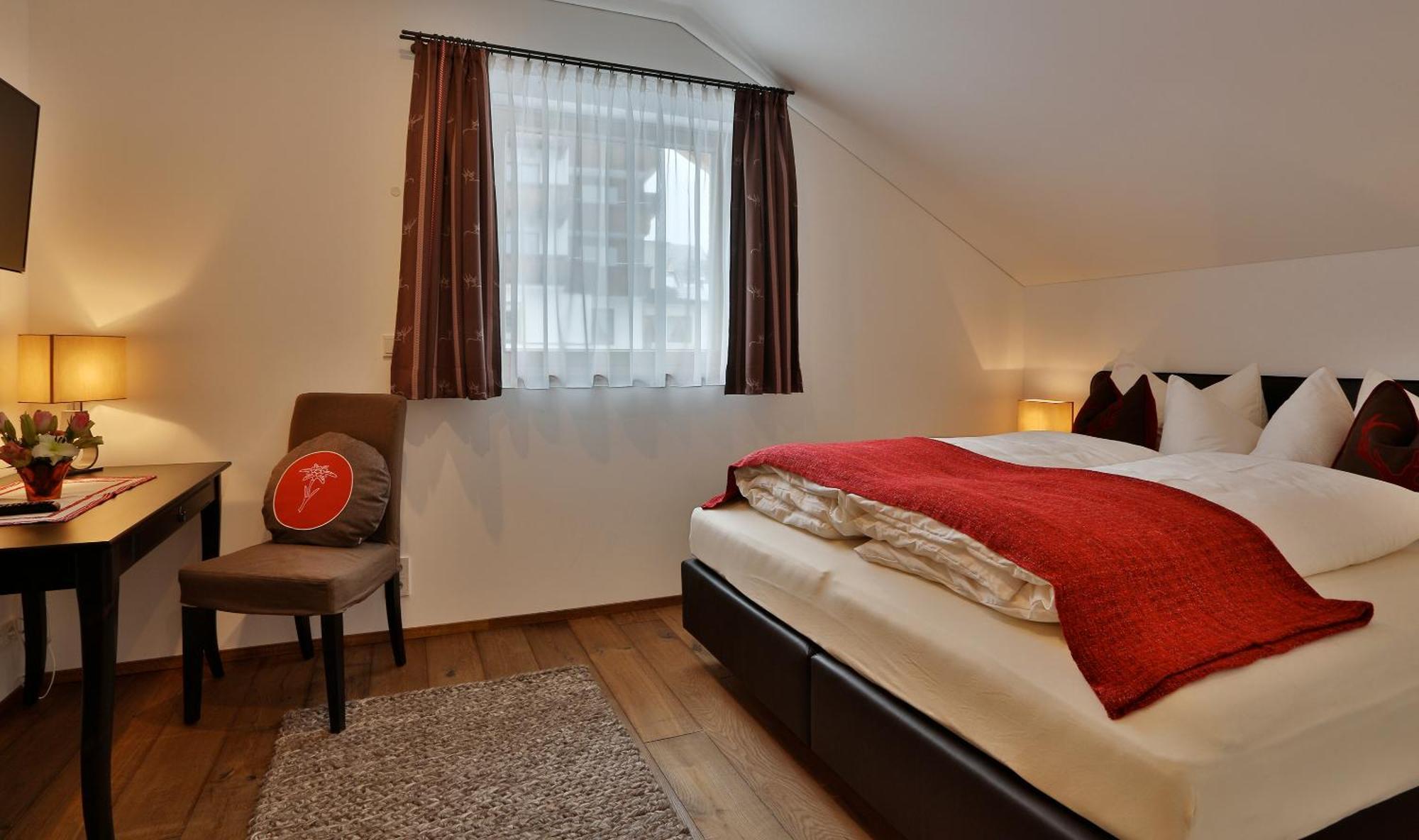 One-Bedroom Apartment Terrace Annex,1742682063:JPEG